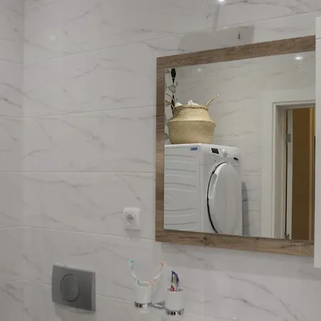 Classy And Cozy Near Tasmajdan Park And Flower Piazza Apartman *