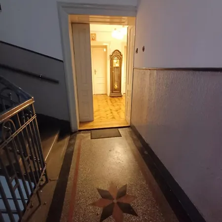 Classy And Cozy Near Tasmajdan Park And Flower Piazza