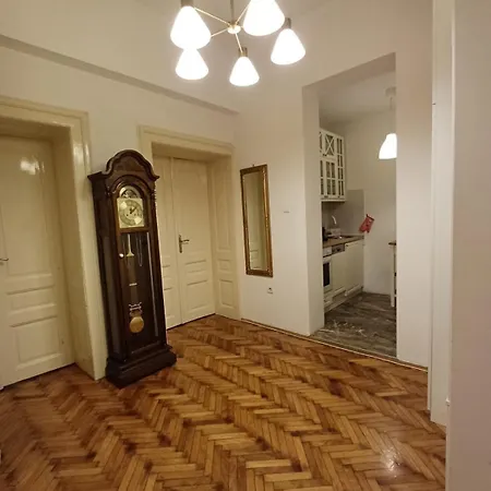 Classy And Cozy Near Tasmajdan Park And Flower Piazza Διαμέρισμα *