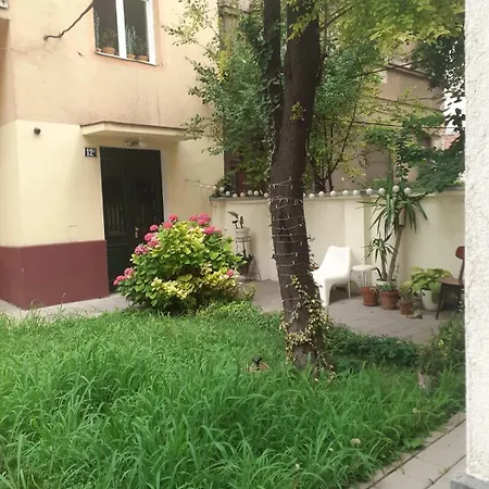 Classy And Cozy Near Tasmajdan Park And Flower Piazza