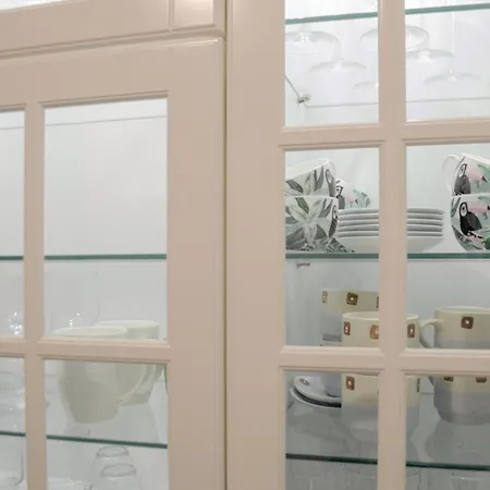 Classy And Cozy Near Tasmajdan Park And Flower Piazza Apartman *