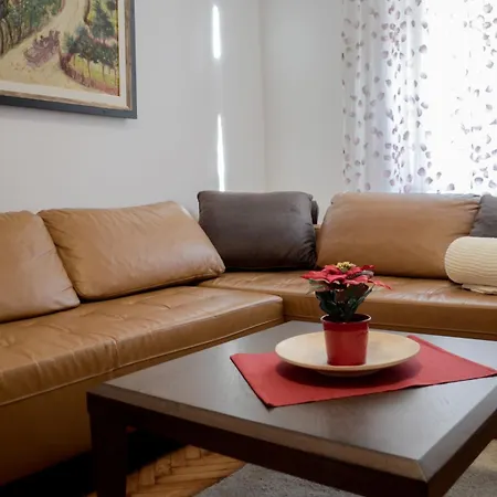 Apartman Classy And Cozy Near Tasmajdan Park And Flower Piazza