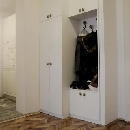 Apartment Classy And Cozy Near Tasmajdan Park And Flower Piazza *